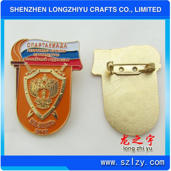 烤漆徽章是怎么定做而成的？